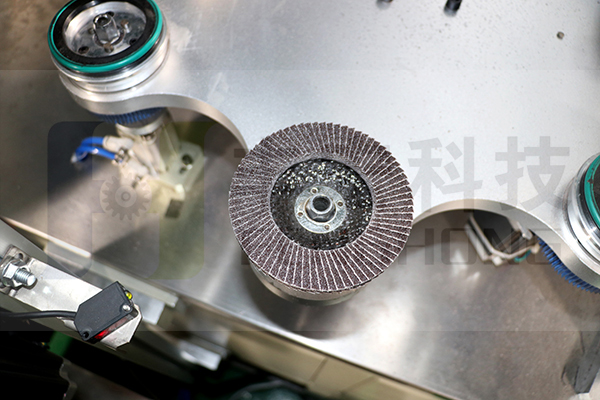 全自動百葉輪成型機細節一