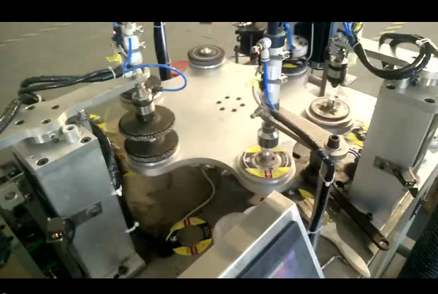 百葉輪貼標(biāo)機工作視頻